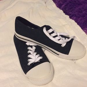 White sole and black sneakers!!